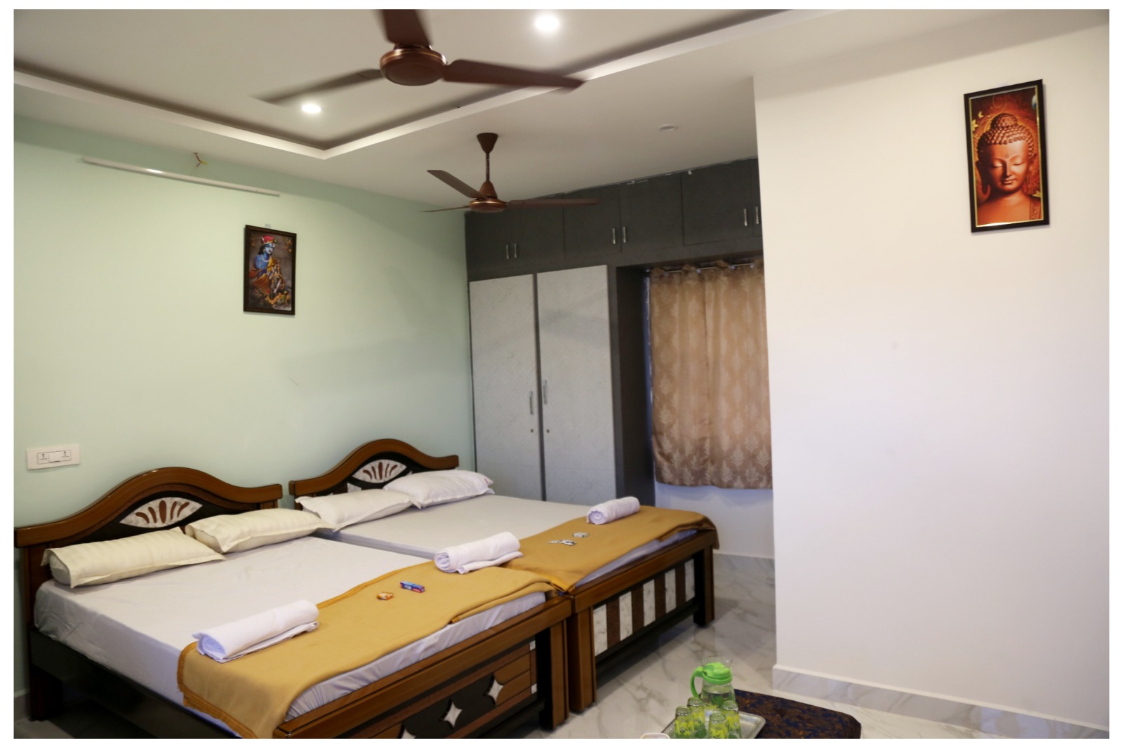 Twin Room - Seating Area